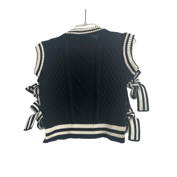 GUC Women's Sleeveless Cropped Sweater Black/White Side Ties Stripe Size Small - Picture 2 of 5